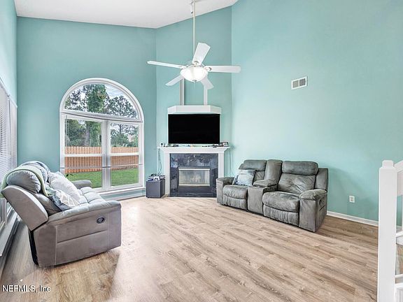 4th image of 3719 SEA HAWK Street E