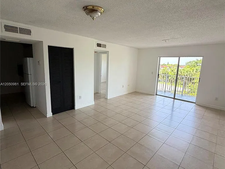 8200 SW 210th St #303 — Photo 2
