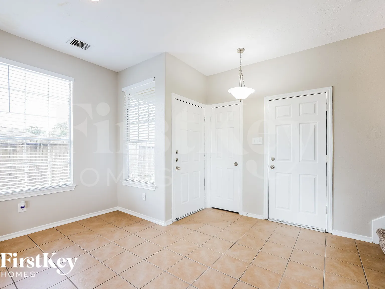 3 bed, 3.0 bath, 1499 sqft, $1,905 — Photo 3