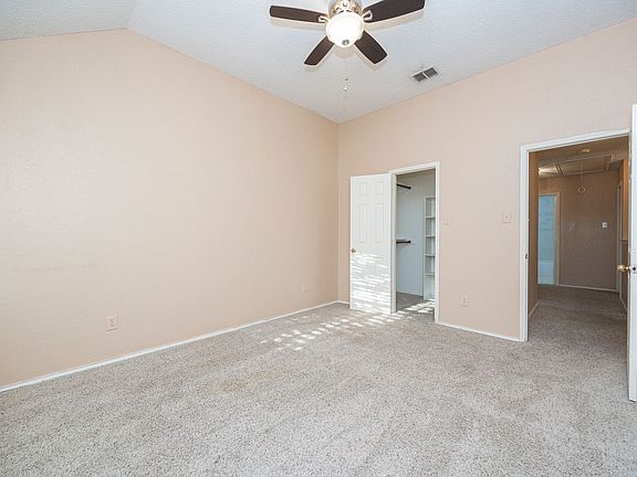 4th image of 1427 Autumnmist Dr