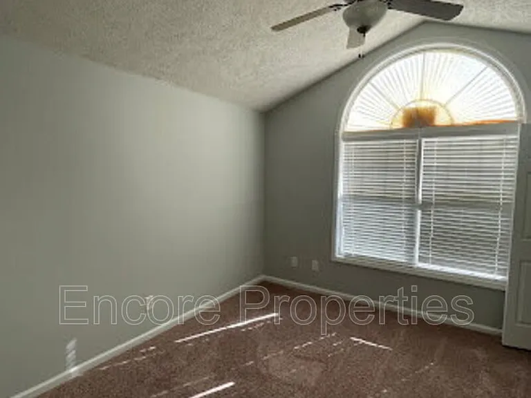 1240 Chimney Swift Dr — Photo 2