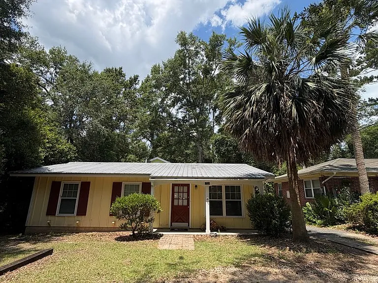 1924 S Meridian St — Photo 1
