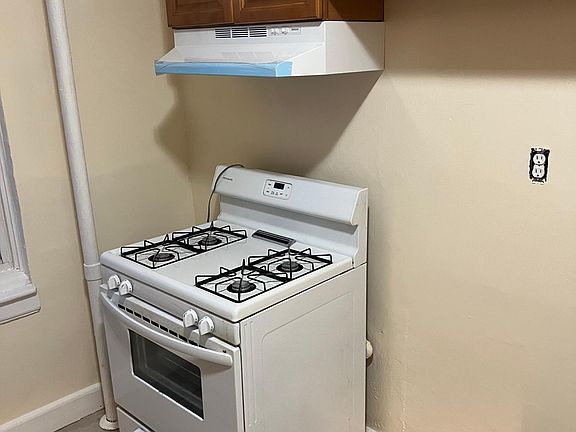 5th image of 42 Fairview Ave #3