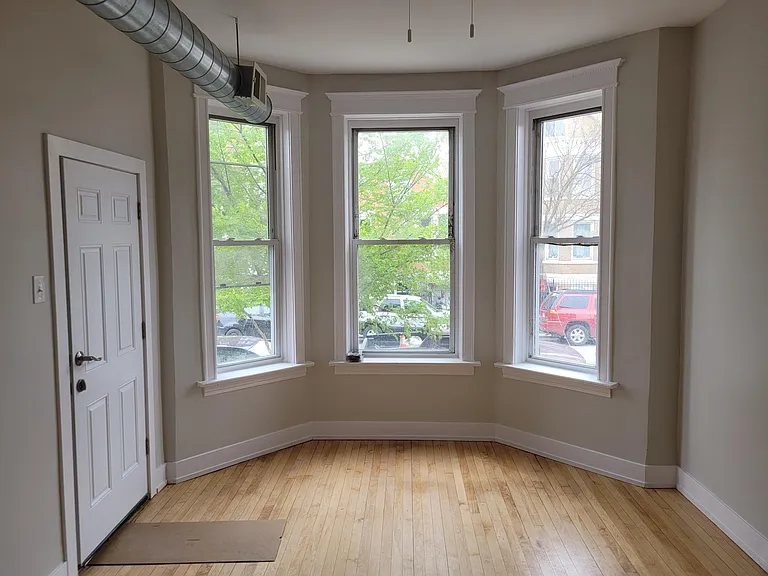 2346 S Sacramento Ave #2F — Photo 3