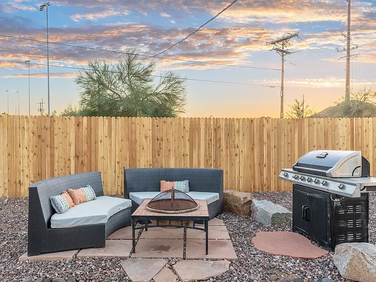 6601 E Latham St — Photo 38