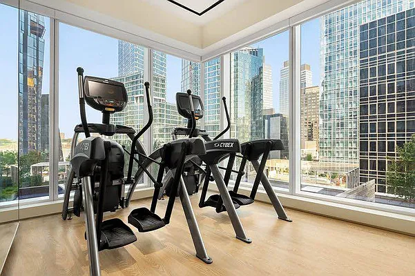 Sold by LEVEN Real Estate | media 16