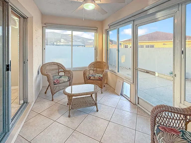 408 Duarte Ln — Photo 8