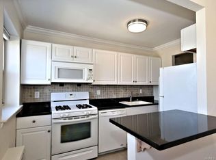 24 Maple Ave, Harrison, NY 10528