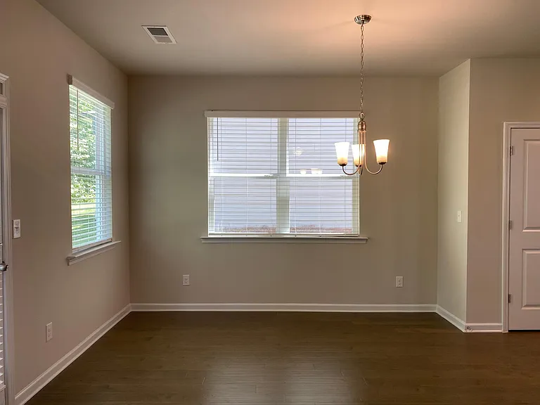 4442 Richmond Ct — Photo 9
