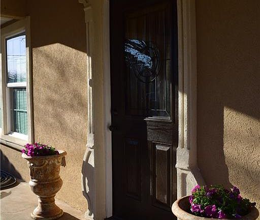 4th image of 2818 Roberts St