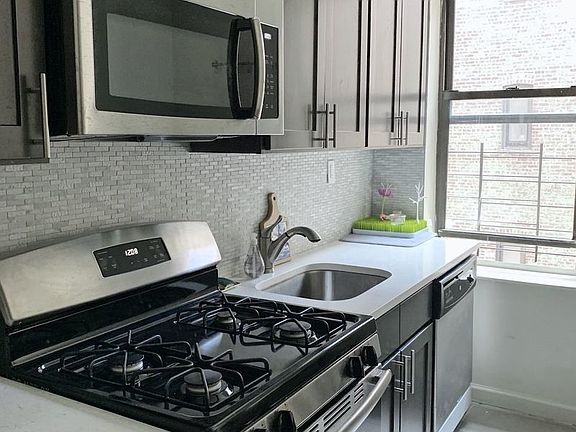 5th image of 450 Clinton Ave APT D3