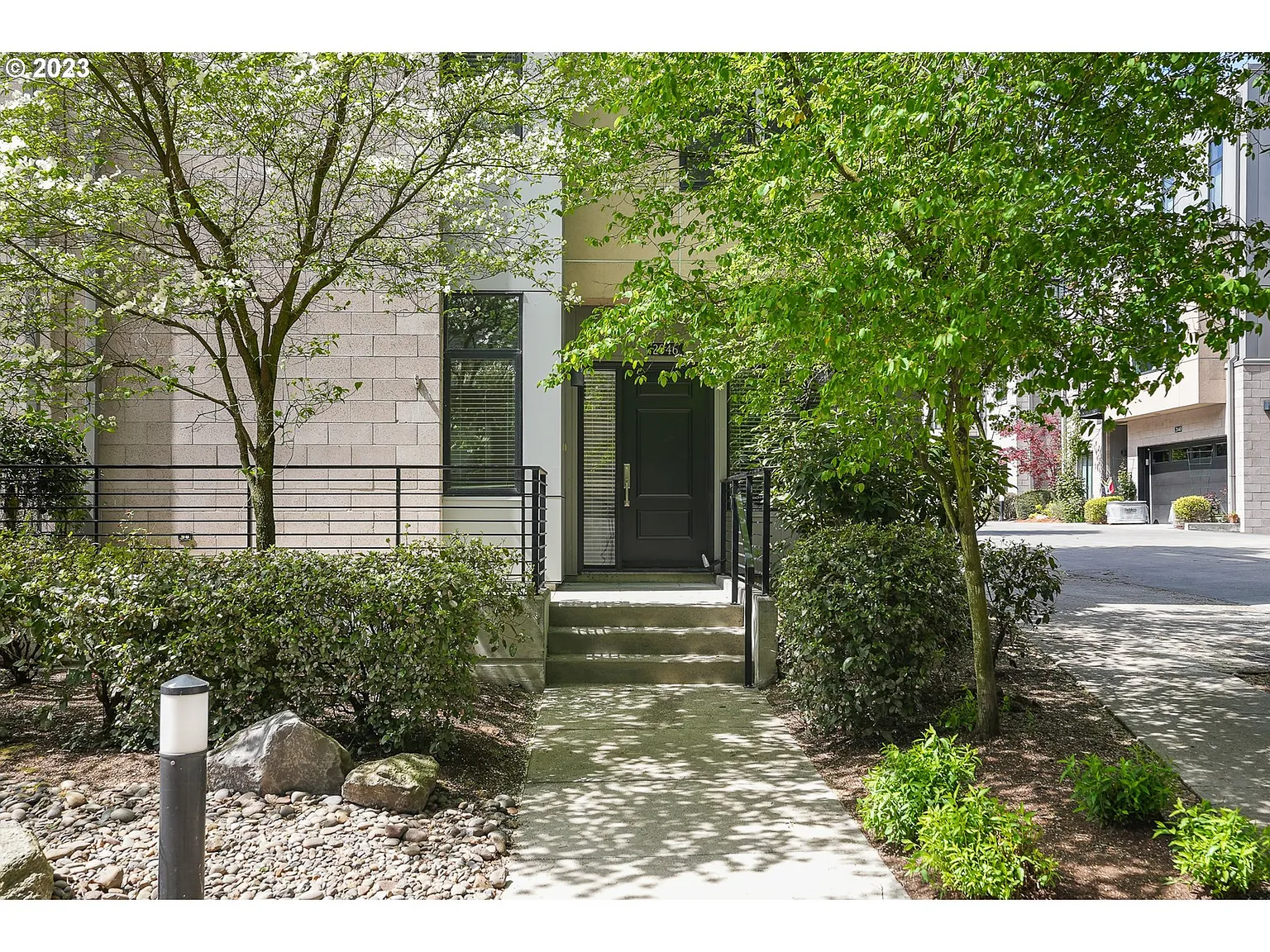 2046 NW 16th Ave photo 1