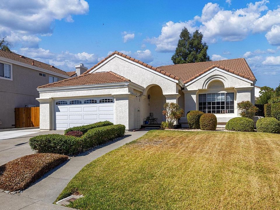 1st image of 136 Bantry Drive