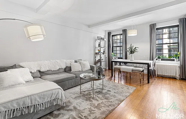 Sold by Mirador Real Estate | media 1