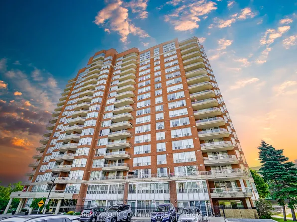 410 McLevin Ave #103, Toronto, ON M1B 5J5