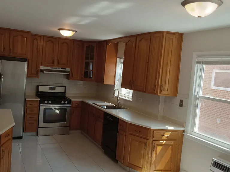8147 Walsh Ln — Photo 3