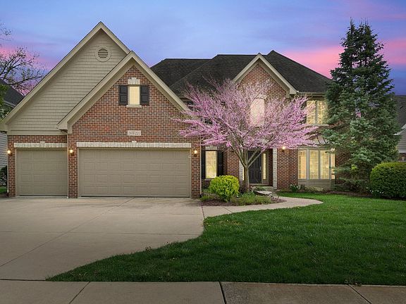 3rd image of 26W221 Arrow Glen Ct
