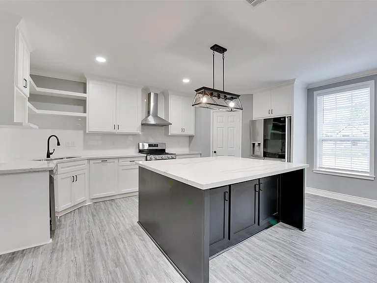 10622 Rustling Oaks Dr — Photo 3