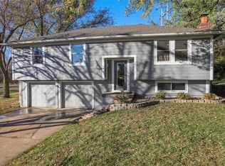 24606 W 85th Ter, Lenexa, KS 66227
