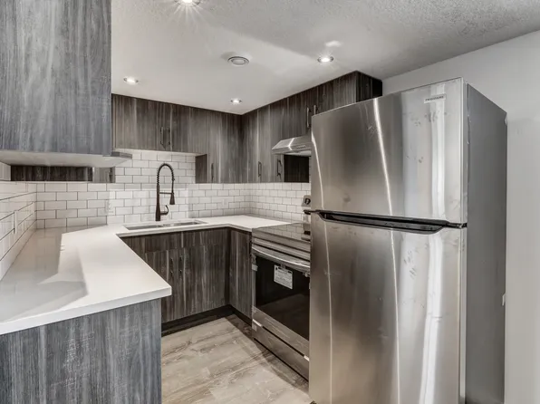 414 60th Ave NE #B, Calgary, AB T2K 0L6