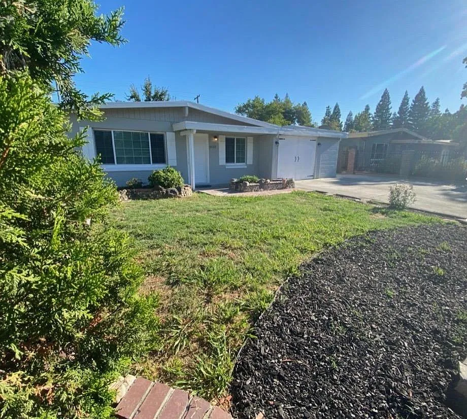5530 47th Ave photo 1