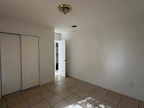 4th image of 1929 Thomas St Unit 1