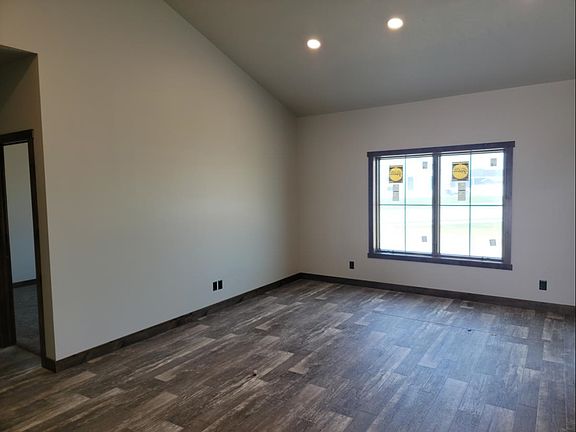 5th image of 1019 Remington Dr