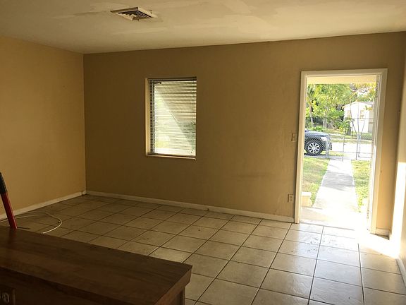 4th image of 1146 NW 9th Ter