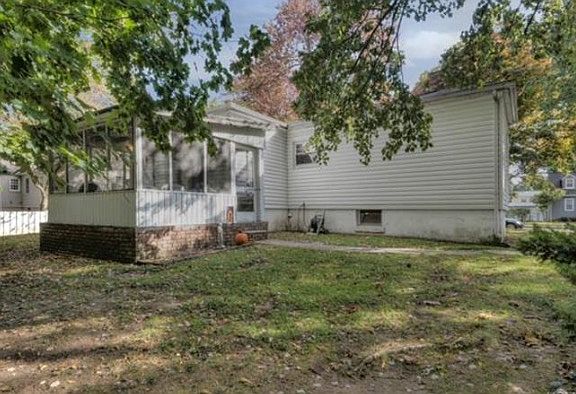 3rd image of 125 Brightwood Ave