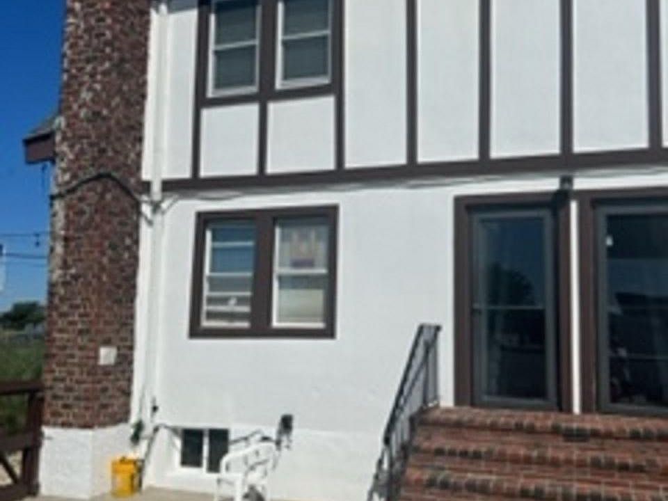 Building Photo 3