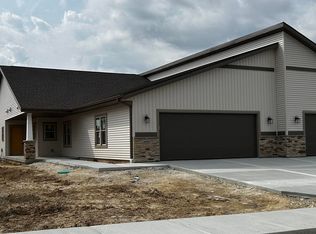 3771 Newcastle Dr, Janesville, WI 53546