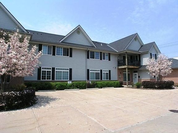 5th image of 8603 W Oklahoma Ave APT 6