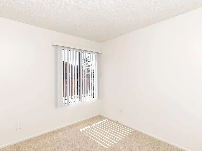 Eastwood Apartment Homes — Photo 59