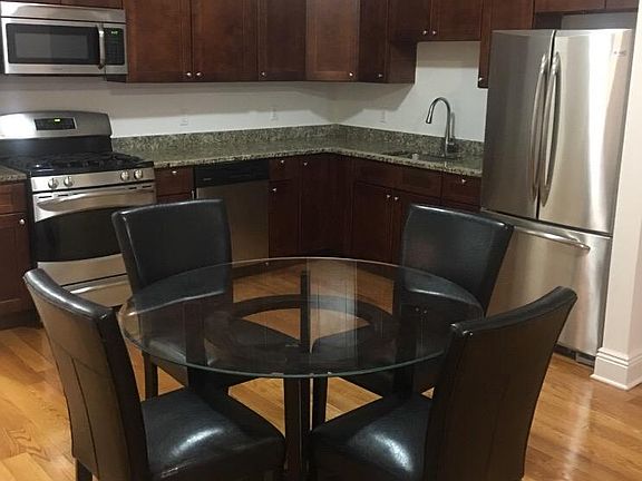 3rd image of 851 22nd St #609