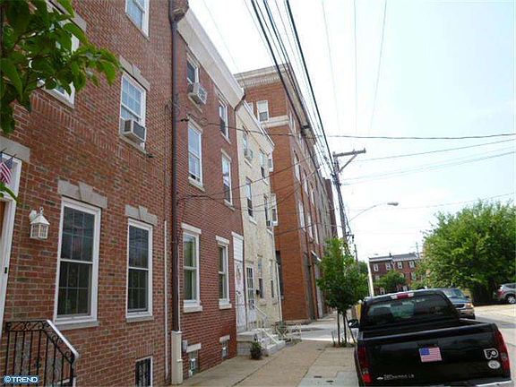 3rd image of 1636 E Eyre St