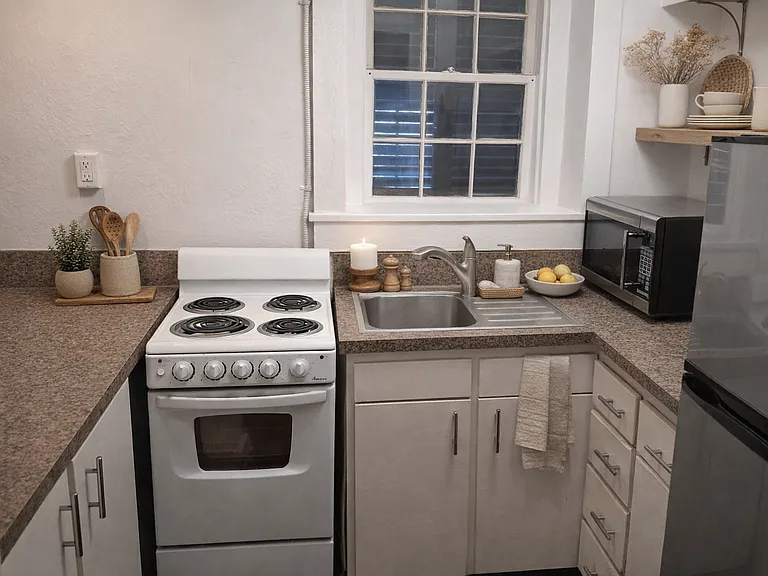 112 E Harris St #101 — Photo 7