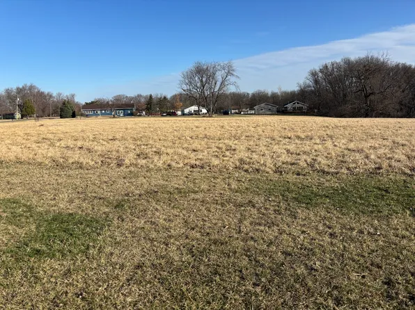 909 Lake Wildwood Dr, Varna, IL 61375