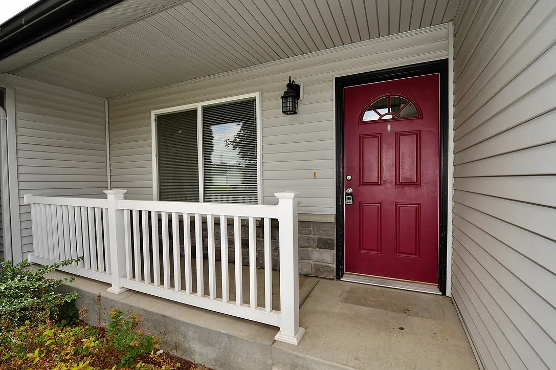 Building Photo - 2107 E Wagon Trail Loop