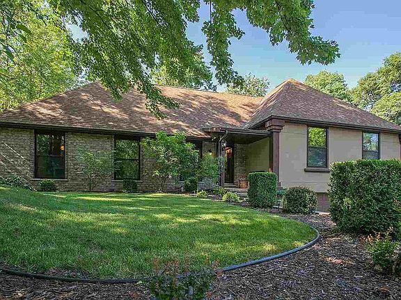 2nd image of 2560 Dunbar Ln