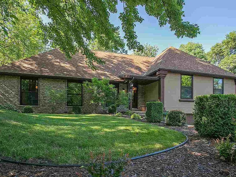 2560 Dunbar Ln — Photo 2