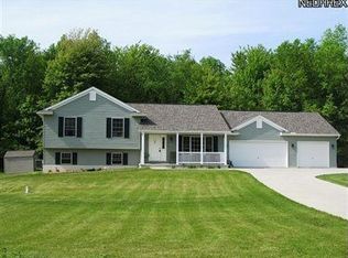 4275 Reimer Rd, Barberton, OH 44203