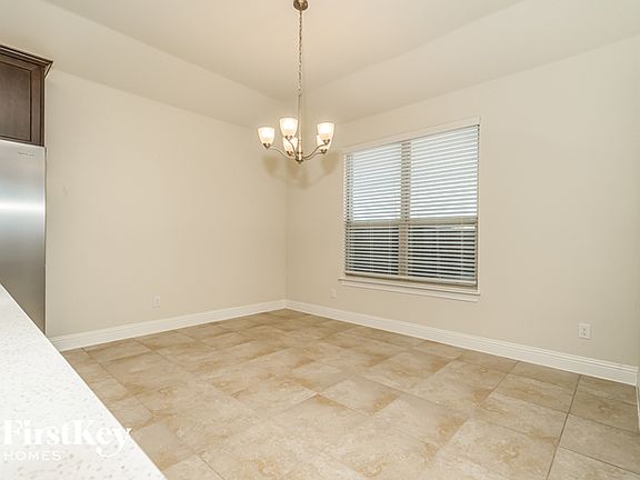 4th image of 429 Baltimore Ave