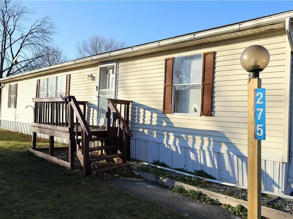 275 Silverwind Ct E, Bath, PA 18014