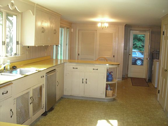 Large kitchen with eat in area 