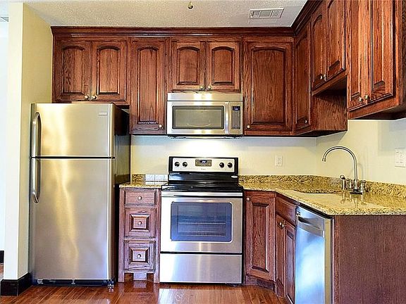 5th image of 826 Blaylock Dr APT 7