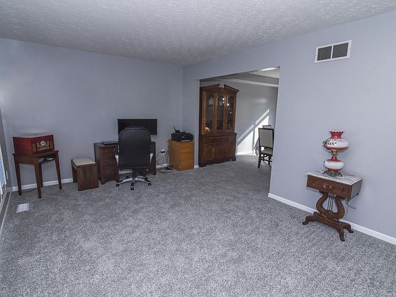 4th image of 831 Mallard Dr