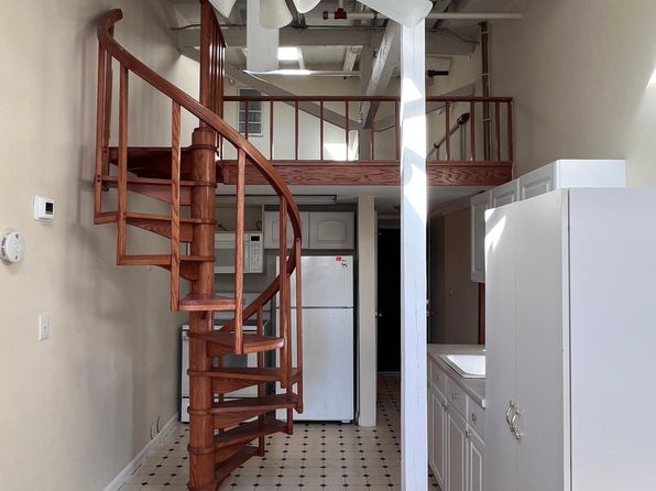 30 Chandler Sq APT 18