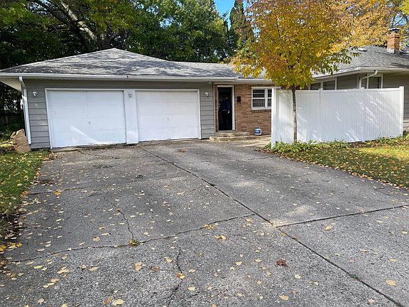 5th image of 3343 Wesleyan Ave