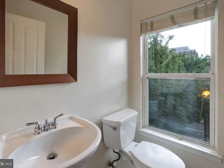 2133 12th Pl NW — Photo 8