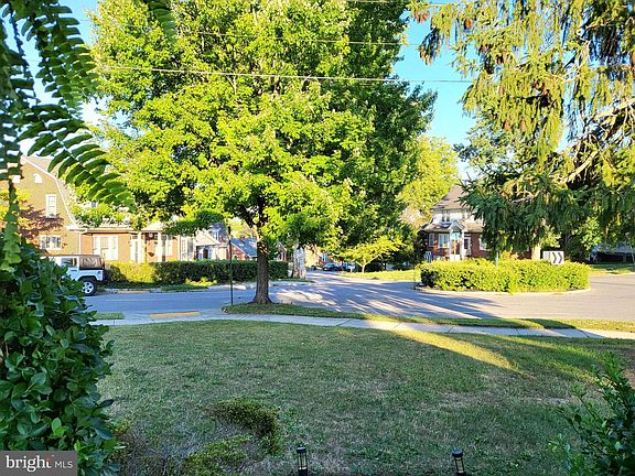 4th image of 555 Highland Way